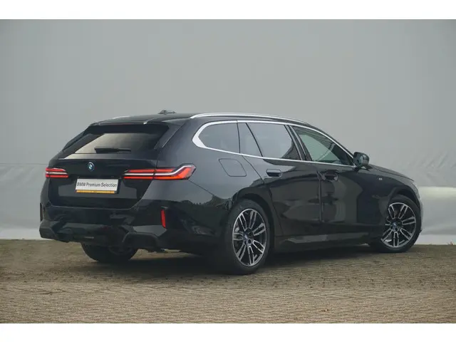 BMW 5 Serie Touring 530e 2024 Hybride Benzine 2
