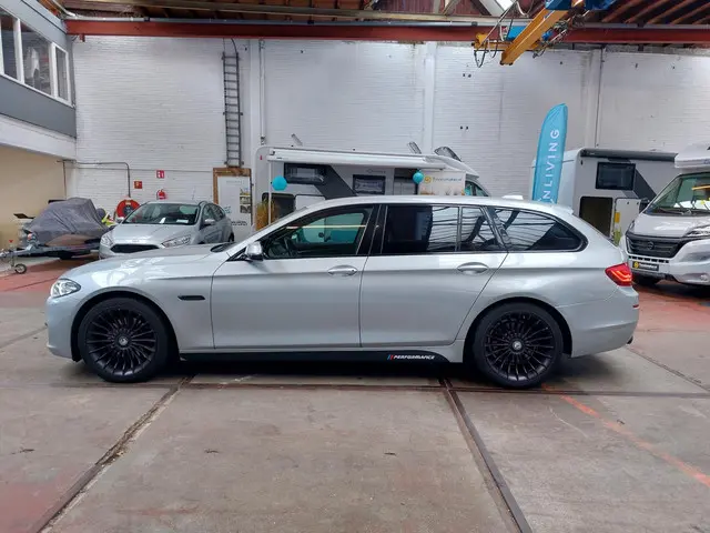 BMW 5 Serie Touring 520d 190 pk Automaat 2016 Diesel 12