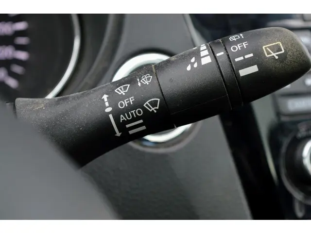 Nissan QASHQAI 1.2 Connect Edition 2015 Benzine 8