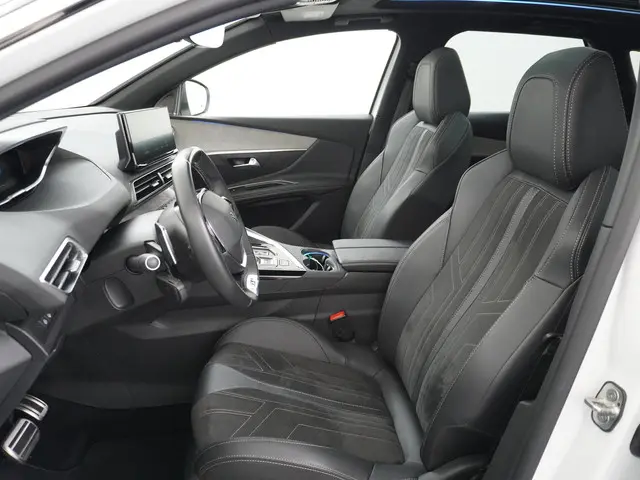 Peugeot 3008 1.6 HYbrid4 300 GT 2022 Hybride Benzine 17