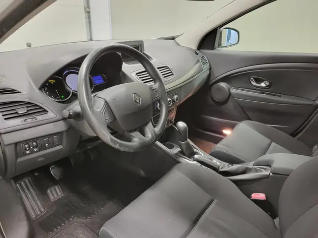 Renault Mégane 1.5dCi 90pk Grijs kenteken! 2012 Diesel 4