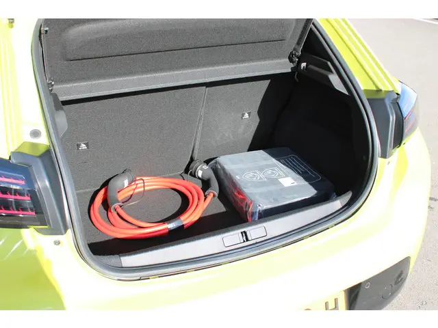 Peugeot e-208 EV GT 51 kWh 2025 Elektrisch 12