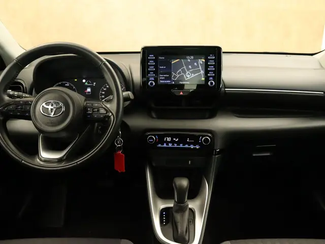 Toyota Yaris 1.5 Hybrid Active 2022 Hybride Benzine 13