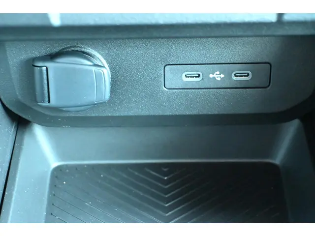 Dacia Duster TCe 130 mild hybrid Extreme 2025 Benzine 24