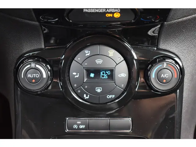 Ford Fiesta 1.0 EcoBoost Titanium 2015 Benzine 10