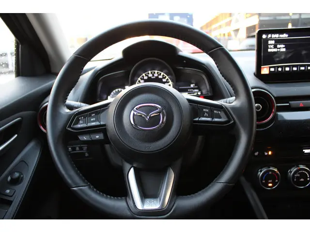 Mazda 2 1.5 e-SkyActiv-G 90 Homura 2024 Benzine 19