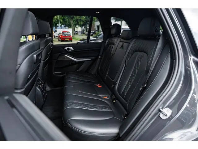 BMW X5 xDrive45e High Executive 2023 Hybride Benzine 24