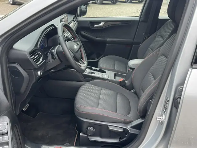 Ford Kuga 2.5 PHEV ST-Line 2024 Hybride Benzine 19