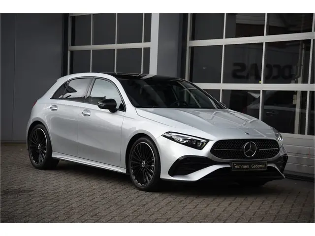 Mercedes-Benz A-Klasse 200 AMG Line 2023 Benzine 27