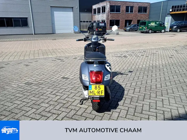 Vespa GTV Scooter 300 Sei Giorni LE 2020 Benzine 7