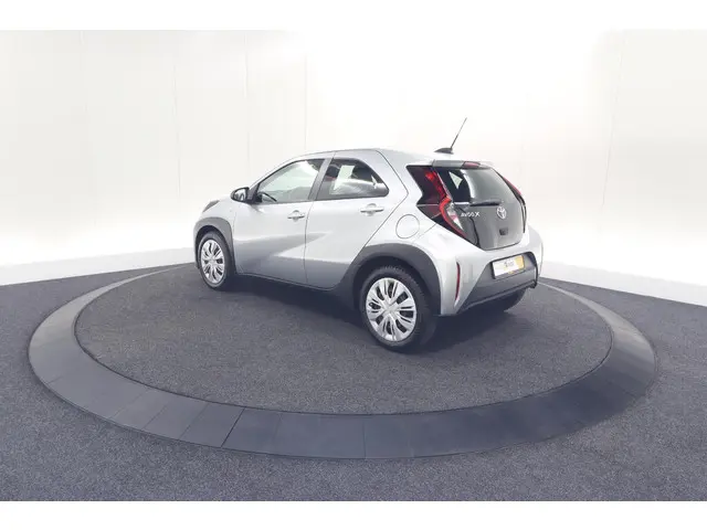 Toyota Aygo X 1.0 VVT-i MT Play 2023 Benzine 13
