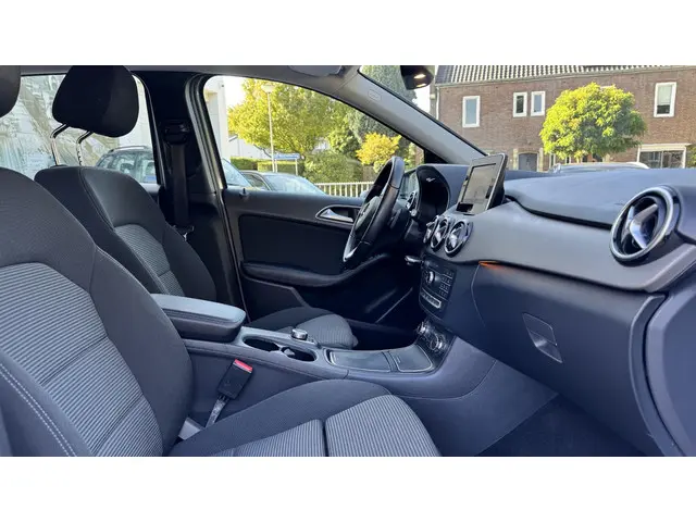 Mercedes-Benz B-Klasse 180 Ambition 2016 Benzine 14