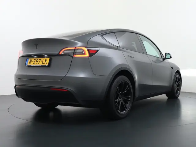 Tesla Model Y Long Range AWD 75 kWh 2021 Elektrisch 7
