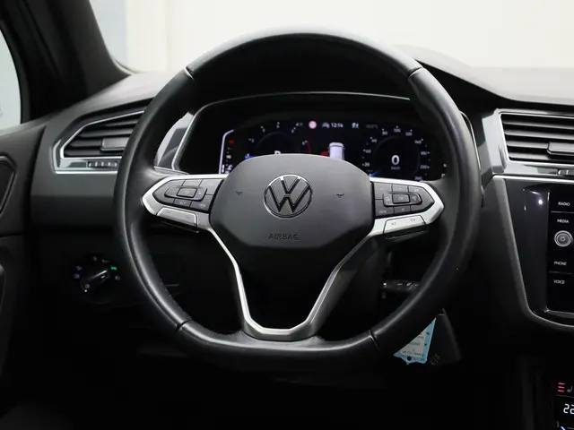 Volkswagen Tiguan 1.5TSI/150PK Move DSG 2023 Benzine 33