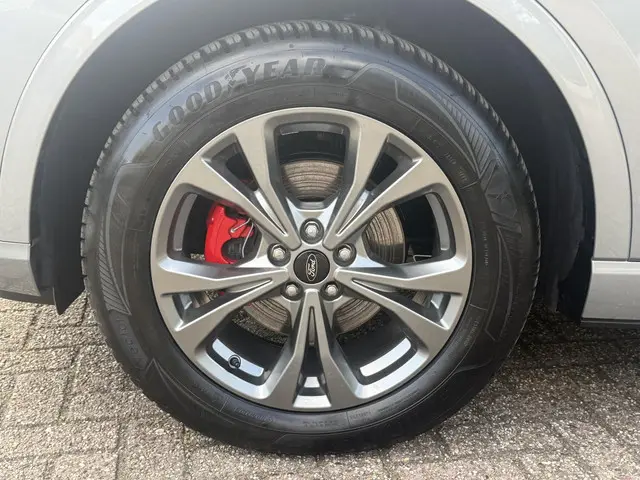 Ford Kuga 2.5 PHEV ST-Line X 2024 Hybride Benzine 7