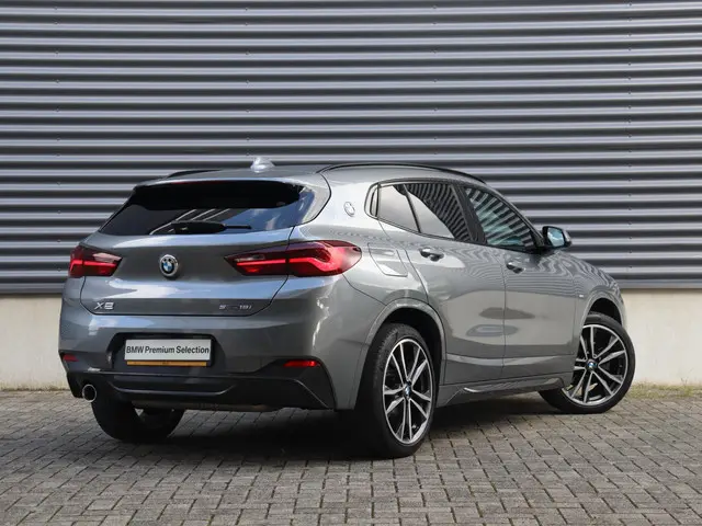 BMW X2 sDrive18i 2022 Benzine 2