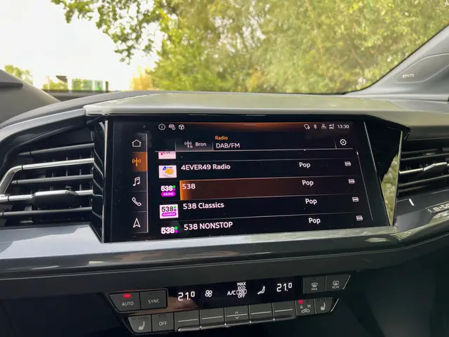 Audi Q4 e-tron 40 S edition 77 kWh 2023 Elektrisch 24