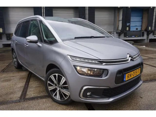 Citroën Grand C4 Picasso 1.6 e-THP Shine 2018 Benzine 31
