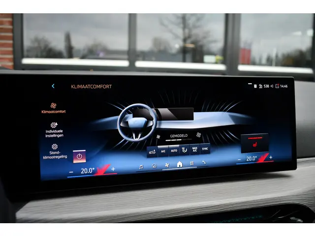 BMW 3 Serie Touring 330e M-Sport 2025 Hybride Benzine 40