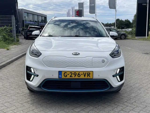 Kia e-Niro ExecutiveLine 64 kWh 2019 Elektrisch 3