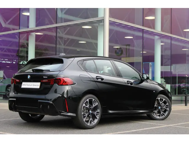 BMW 1 Serie 120 M Sport Automaat 2024 Benzine 25