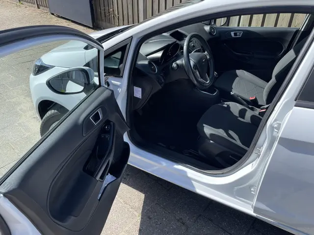 Ford Fiesta 1.0 Style 2013 Benzine 6