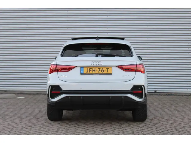 Audi Q3 35 TFSI Advanced edition 2024 Benzine 8