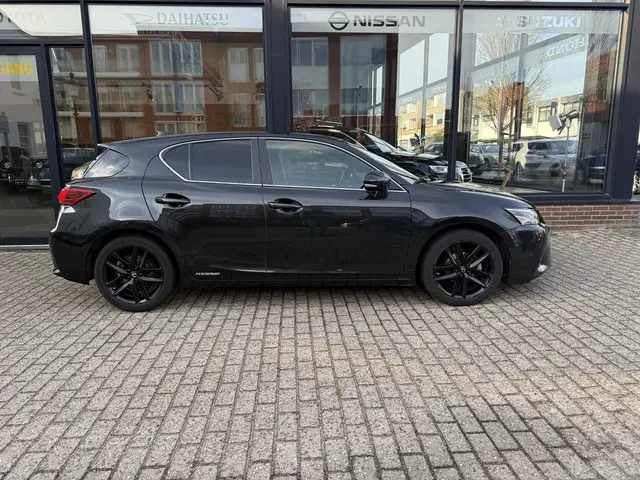 Lexus CT 3