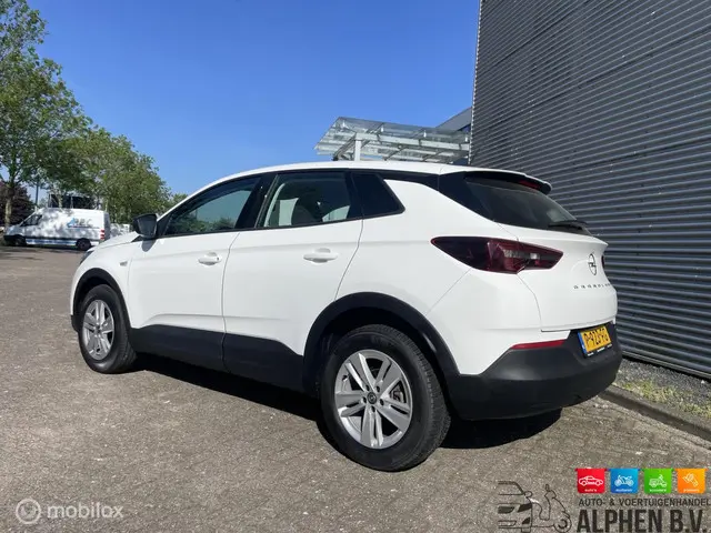 Opel Grandland 1.2 Turbo Edition 2022 Benzine 3
