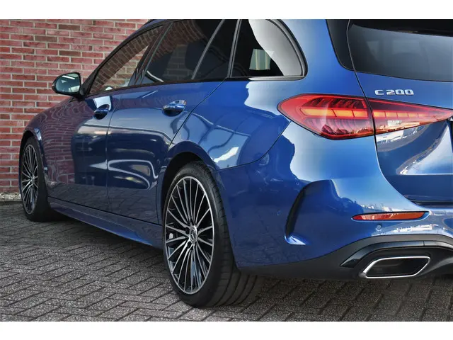 Mercedes-Benz C-Klasse Estate 200 AMG Line 2021 Benzine 35