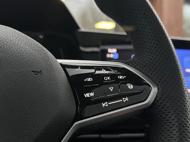 Volkswagen Golf Variant 1.5 eTSI R-Line 2021 Benzine 25