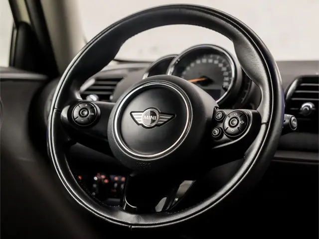 MINI Clubman Mini 1.5 One Pepper Sport 2017 Benzine 17
