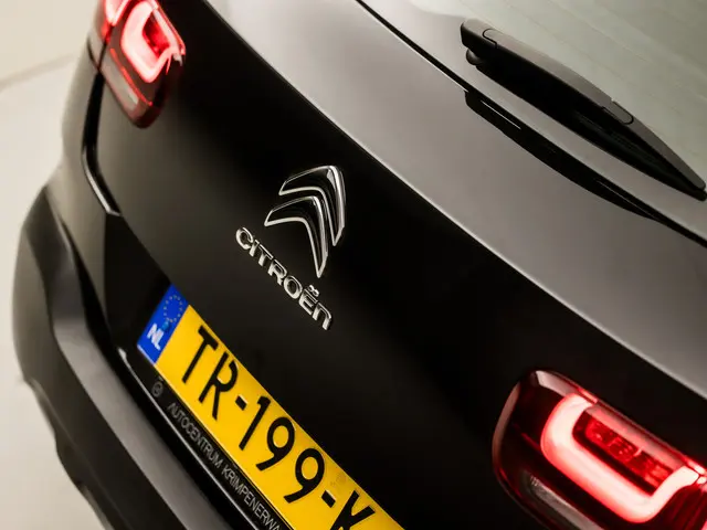 Citroën C4 Cactus 1.2 PureTech Sport 2018 Benzine 24