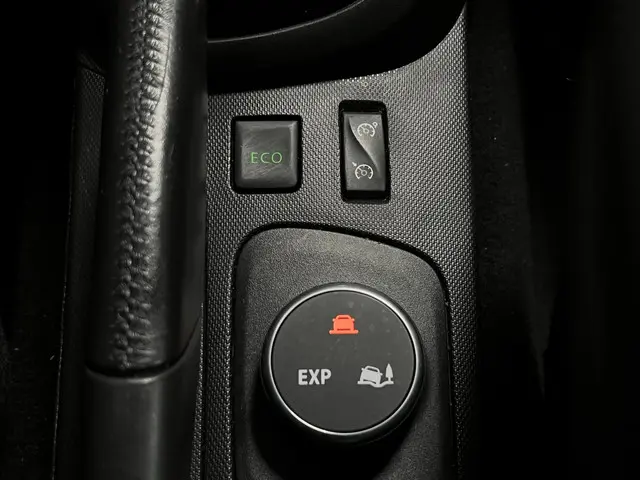 Renault Captur 1.2 TCe Helly Hansen 2015 Benzine 28