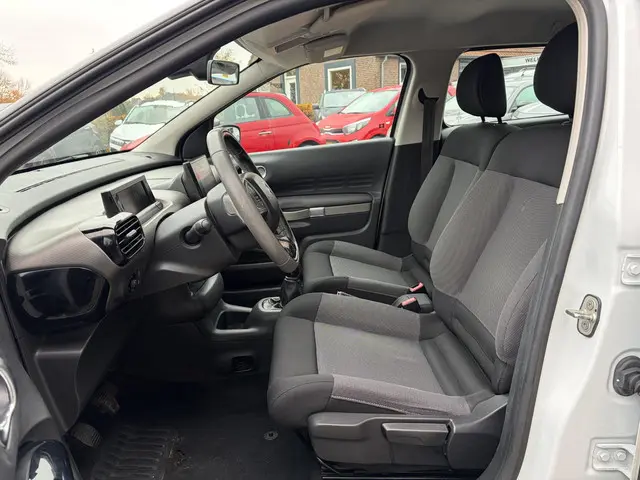 Citroën C4 Cactus 1.2 VTi Business 2014 Benzine 14