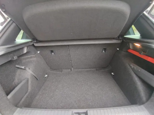 Škoda Kamiq 1.0 TSI Sport Business 2020 Benzine 25