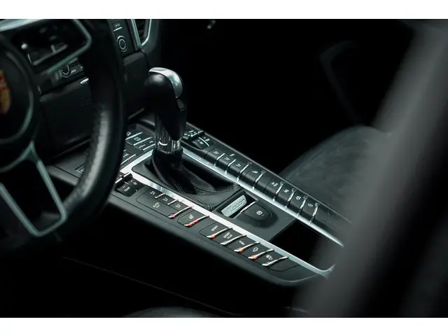 Porsche Macan 3.0 GTS 2018 Benzine 35