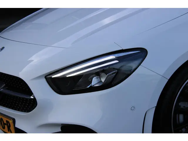 Mercedes-Benz B-Klasse 180 AMG 2019 Benzine 26