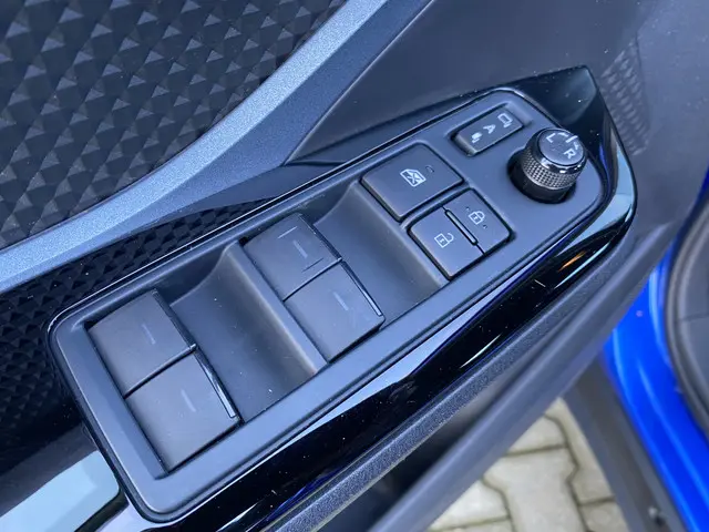 Toyota C-HR 1.8 Hybrid Dynamic 2021 Hybride Benzine 17