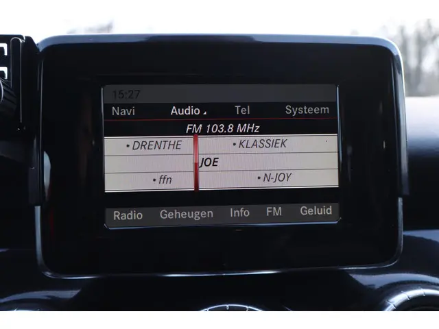 Mercedes-Benz CLA 180 BlueEFF. Ambition 2014 Benzine 7