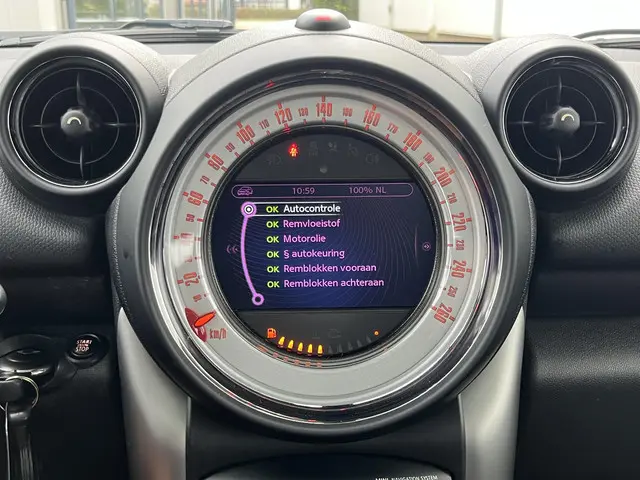 MINI Countryman 1.6 One Knockout Edition 2014 Benzine 79