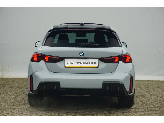 BMW 1 Serie 5-deurs 120 2025 Benzine 6