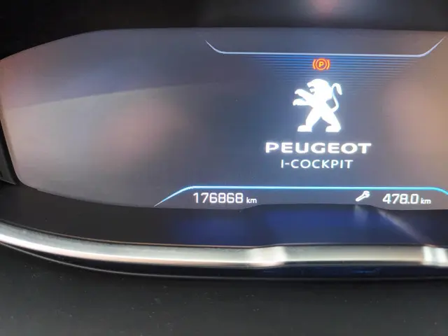 Peugeot 3008 1.2 PureTech Blue Lease Premium 2020 Benzine 9