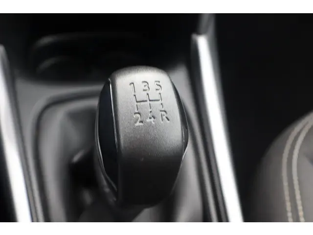 Peugeot 2008 1.2 PureTech Blue Lion 2016 Benzine 29