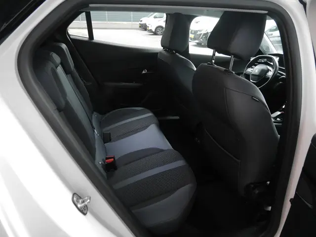 Peugeot e-2008 EV Allure 50 kWh 2020 Elektrisch 11