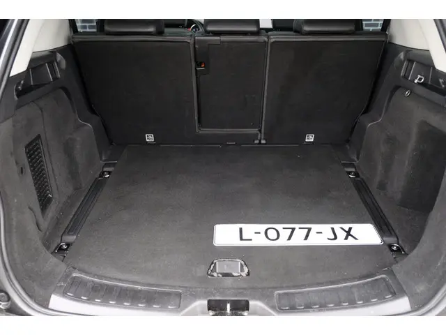 Land Rover Discovery Sport 2.0 Si4 4WD SE 2016 Benzine 17