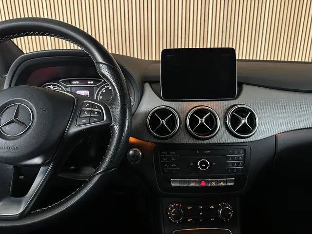 Mercedes-Benz B-Klasse 180 AMG-Pakket 2017 Benzine 14