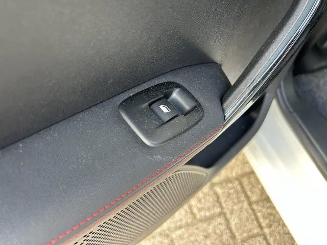Peugeot 208 1.2 Turbo 110PK GT-line 2018 Benzine 30