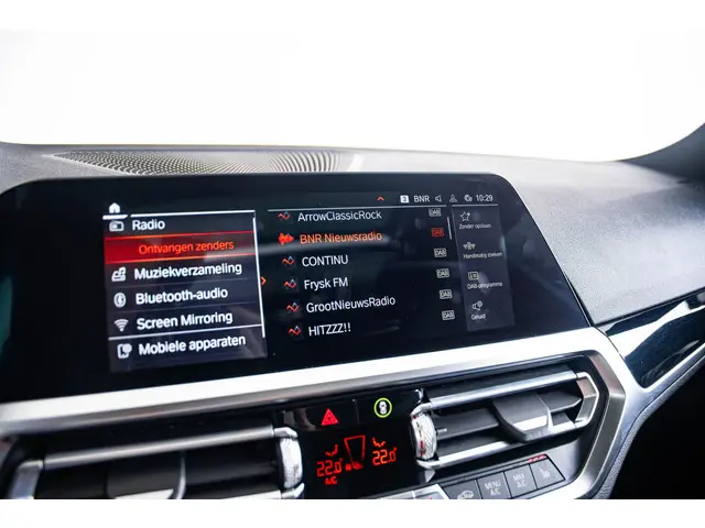 BMW 3 Serie Touring 330i Executive Edition 2020 Benzine 15
