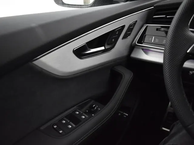 Audi Q8 Pro Line S 55 TFSI e 394 PK 2025 Hybride Benzine 17